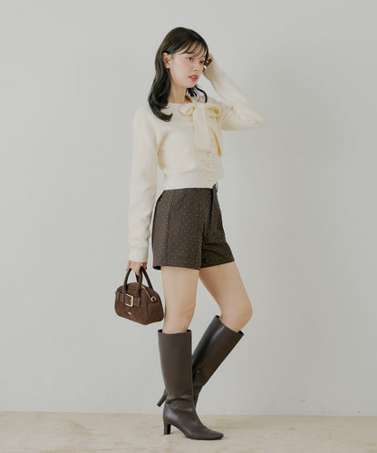 前繫帶珍珠荷葉邊上衣【SALON by Chico】