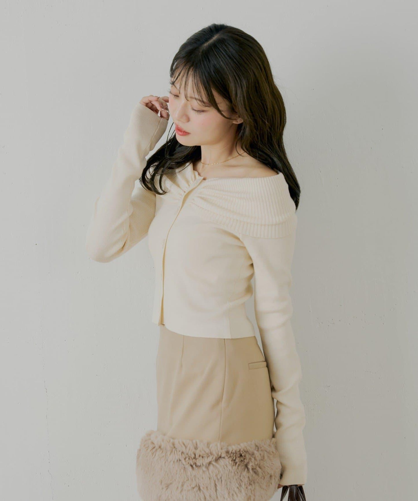 前扣露肩針織衫