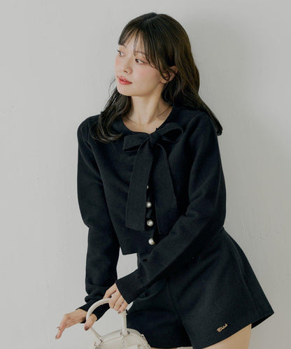 前繫帶珍珠荷葉邊上衣【SALON by Chico】