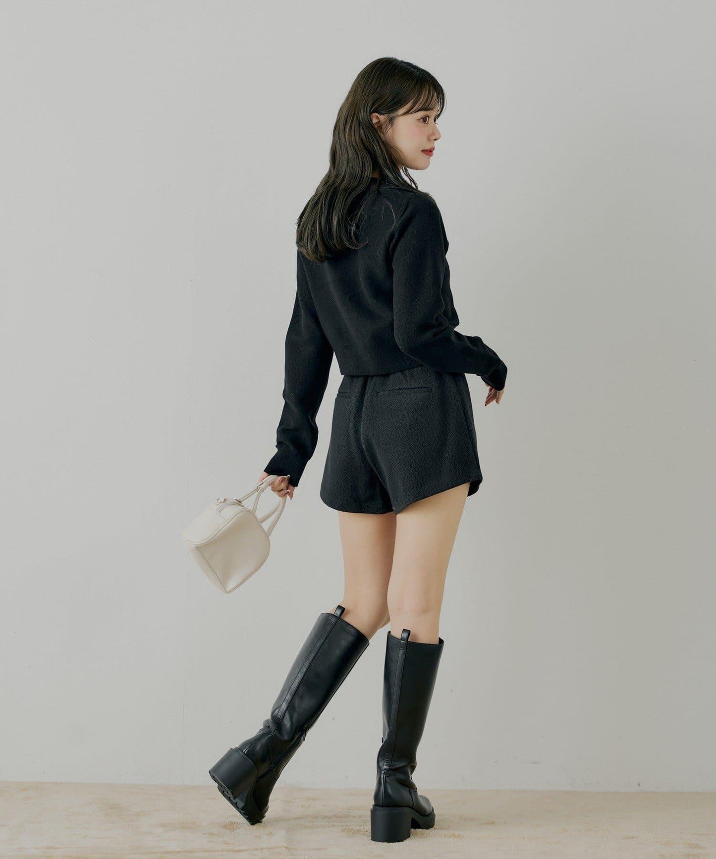 前繫帶珍珠荷葉邊上衣【SALON by Chico】