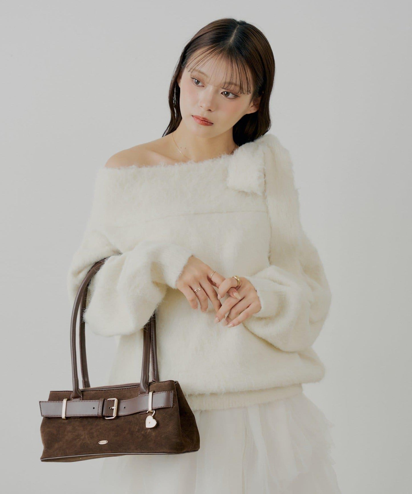 肩帶蝴蝶結露肩開衩一字領針織衫