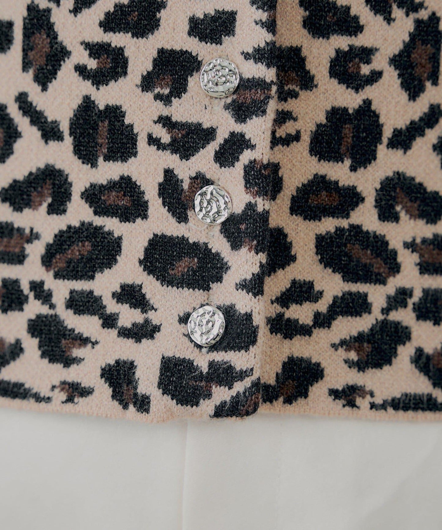 豹紋短款開衫【SALON by Chico】