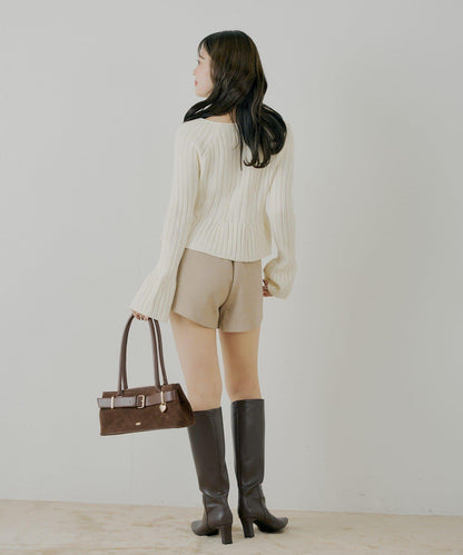 金色紐扣荷葉邊花紋針織衫【SALON by Chico】