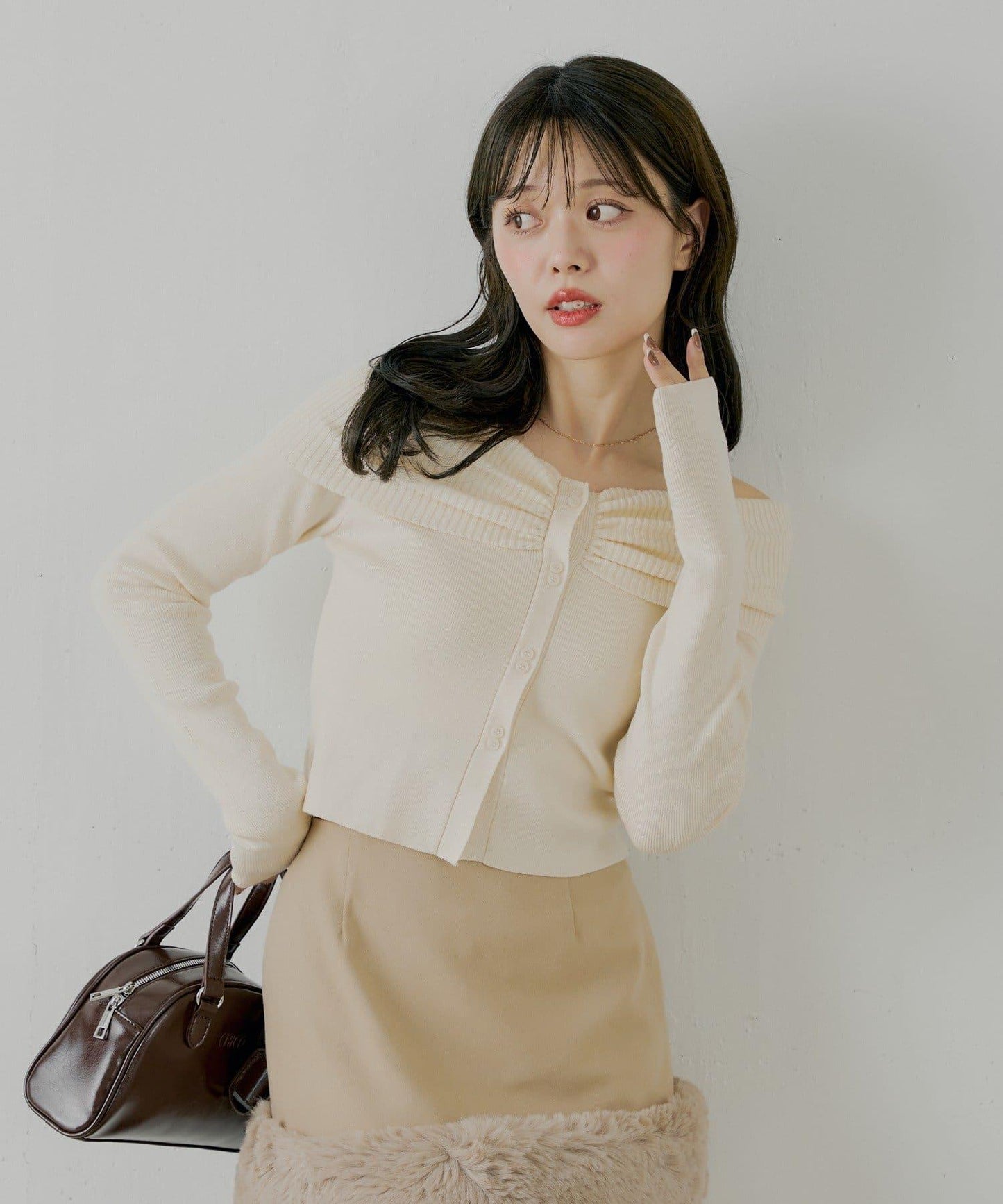 前扣露肩針織衫