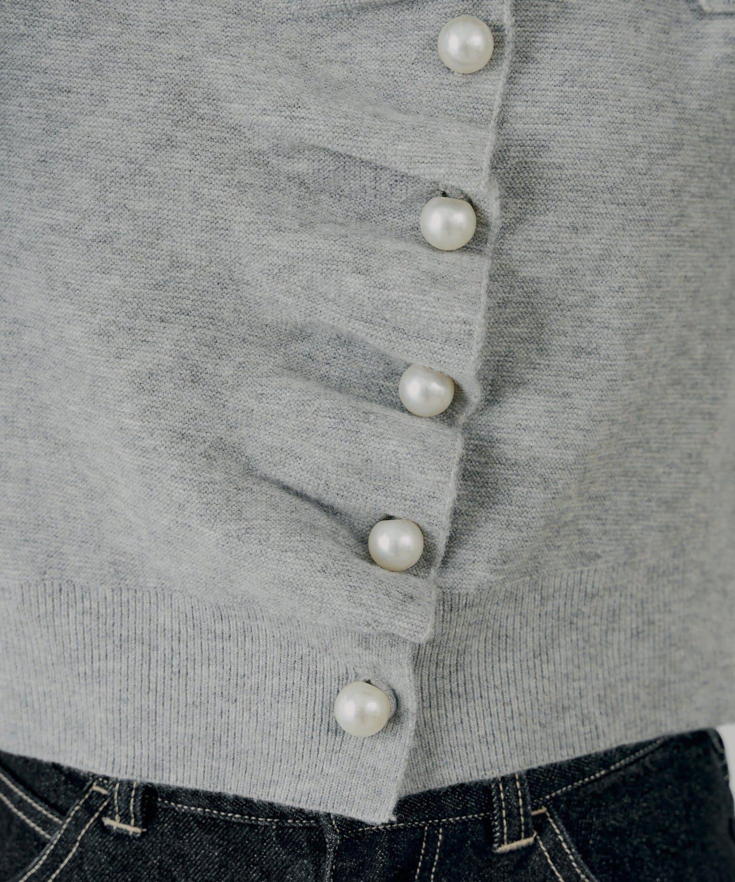 前繫帶珍珠荷葉邊上衣【SALON by Chico】