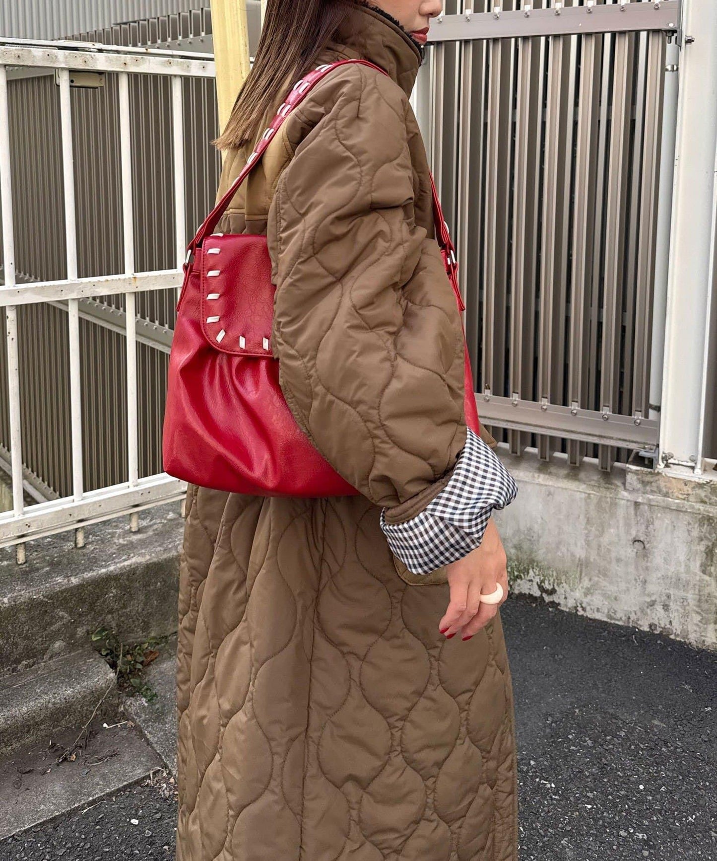 拼色翻領羊羔絨長款夾棉外套