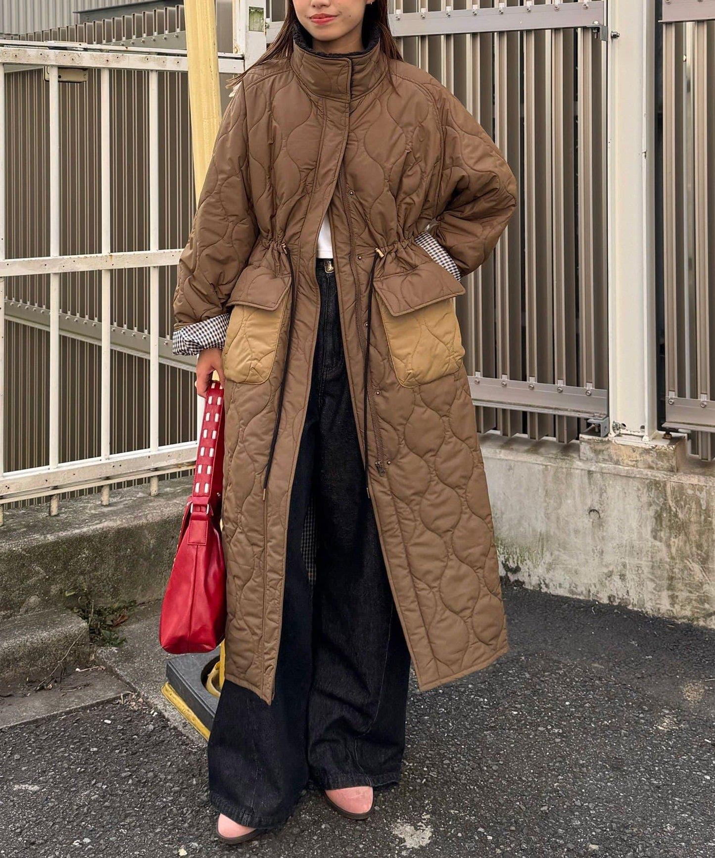 拼色翻領羊羔絨長款夾棉外套