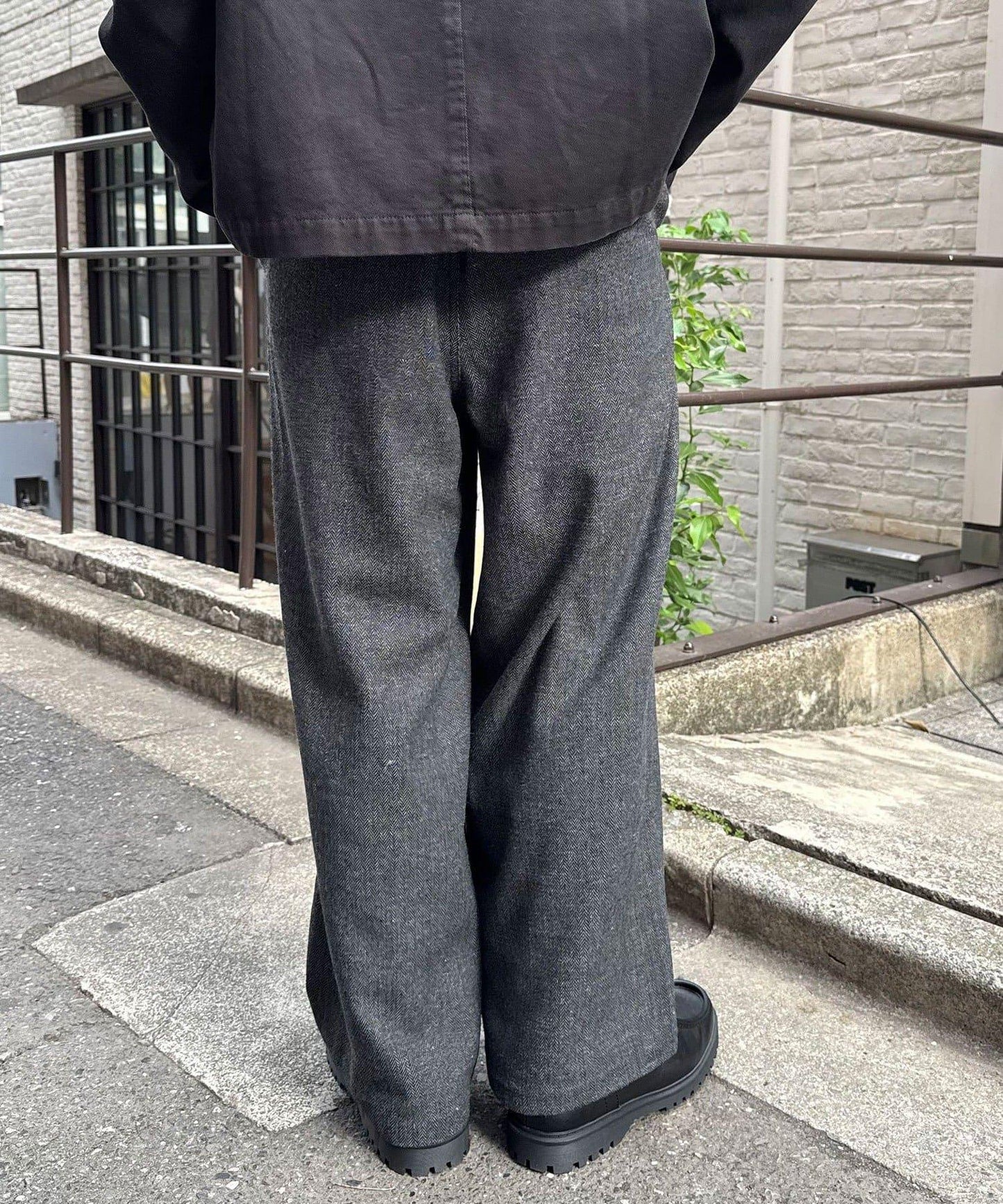 斜紋寬鬆休閒長褲