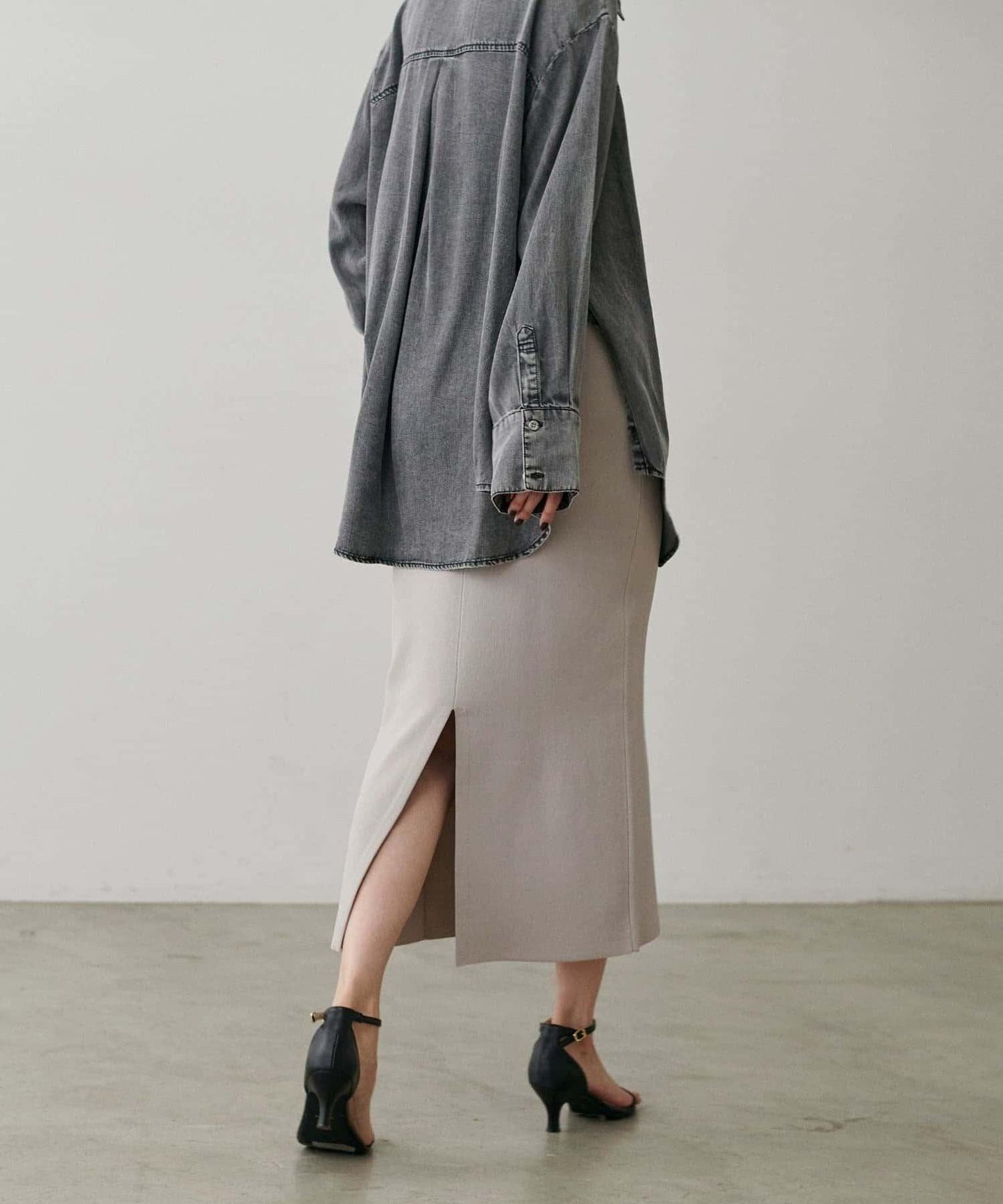 【LARUTA】防紫外線&接觸冷感簡約線條針織半身裙