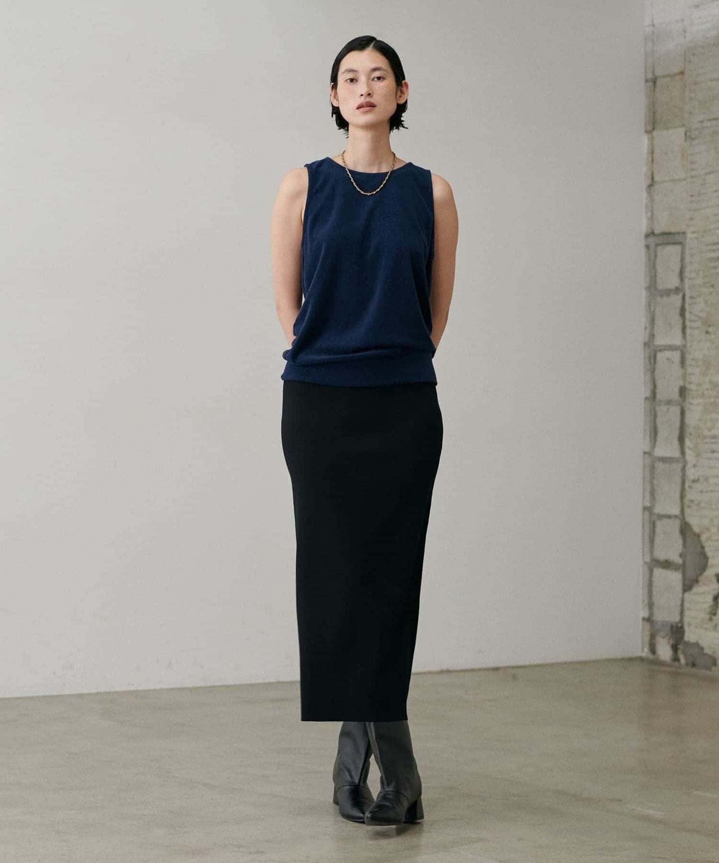 【LARUTA】防紫外線&接觸冷感簡約線條針織半身裙