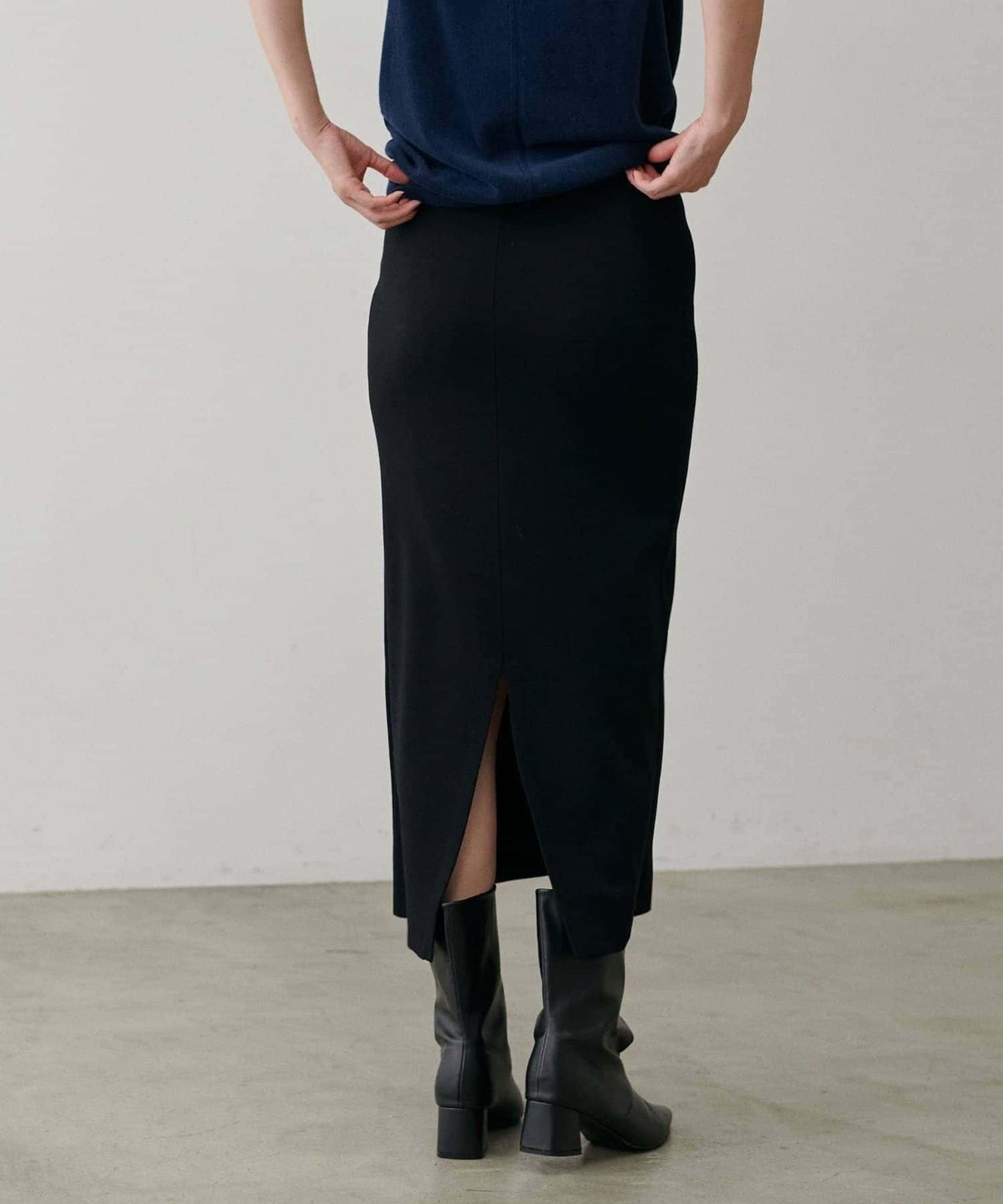 【LARUTA】防紫外線&接觸冷感簡約線條針織半身裙