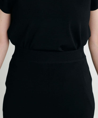 【LARUTA】防紫外線&接觸冷感簡約線條針織半身裙