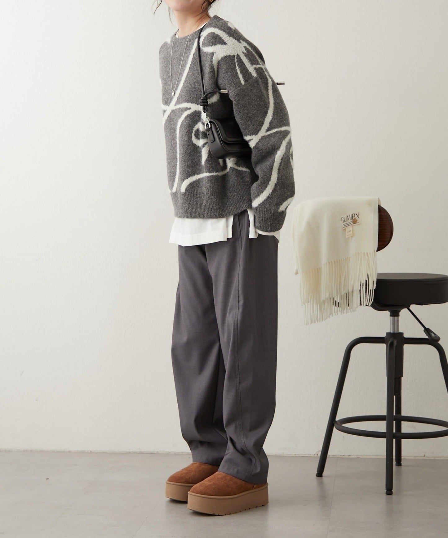 大蝴蝶結圖案針織衫