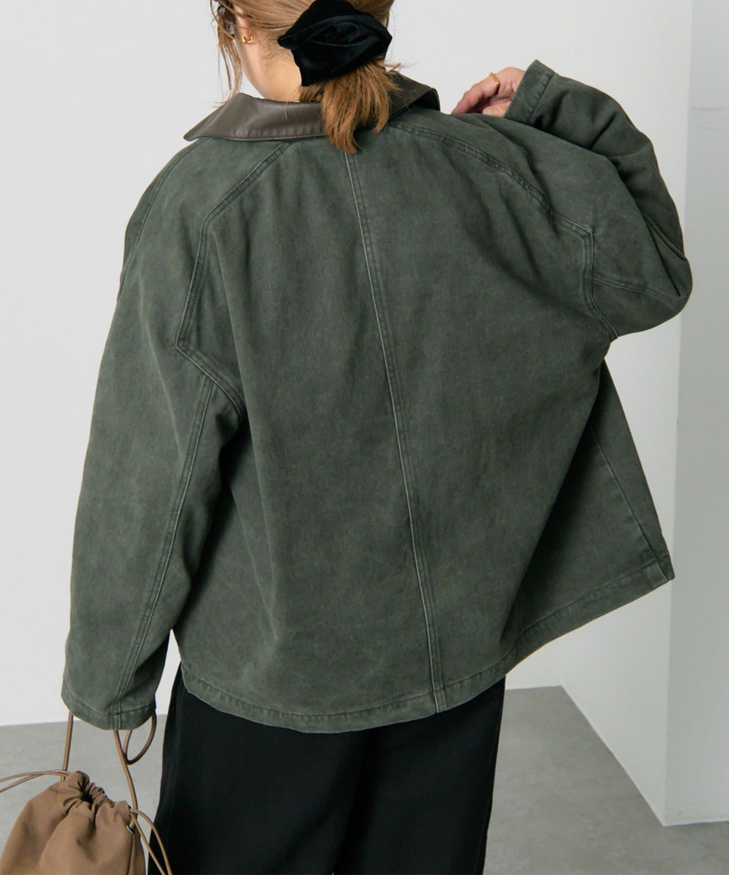 仿皮革翻領工裝夾克