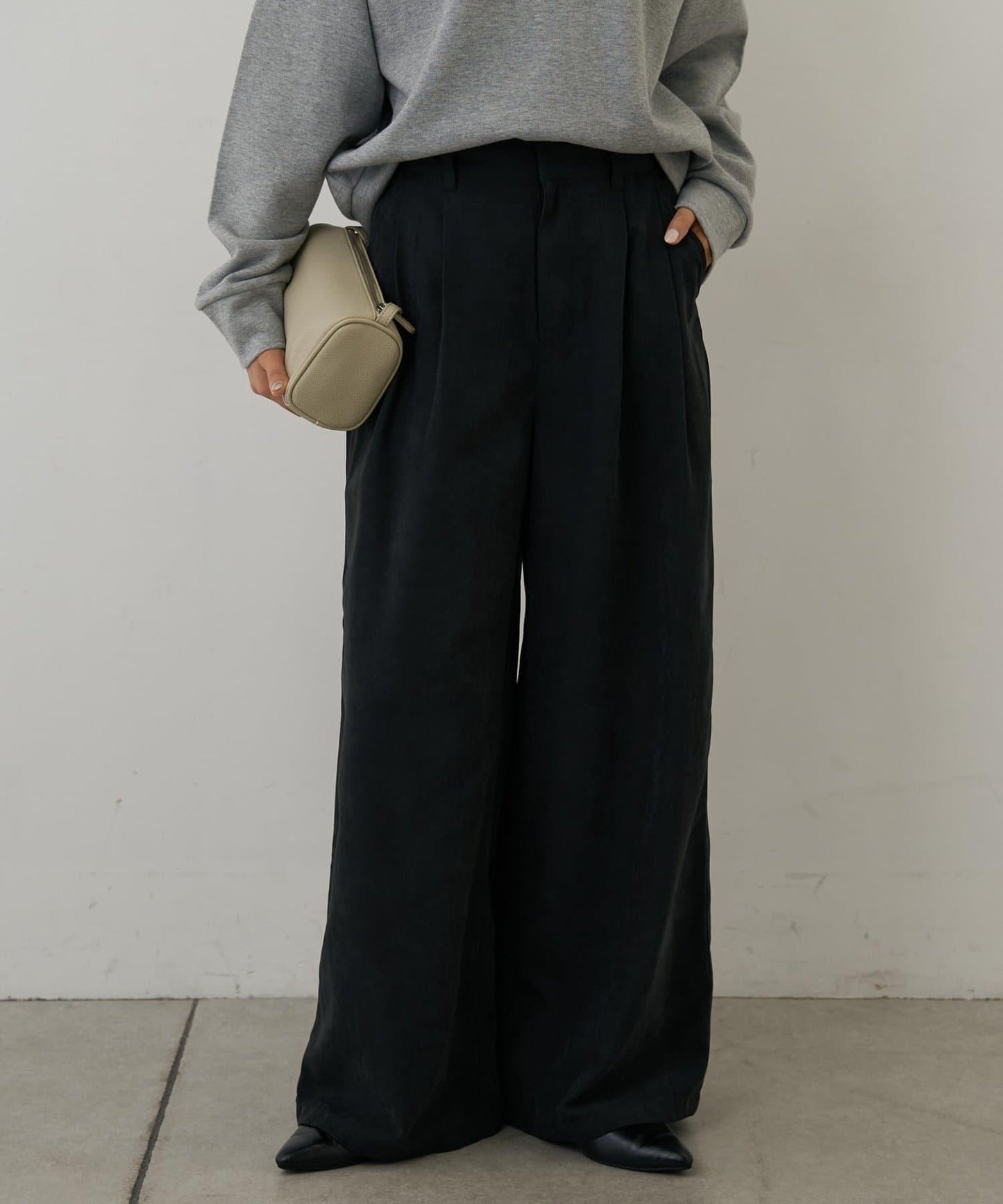 桃皮絨雙褶寬腿褲