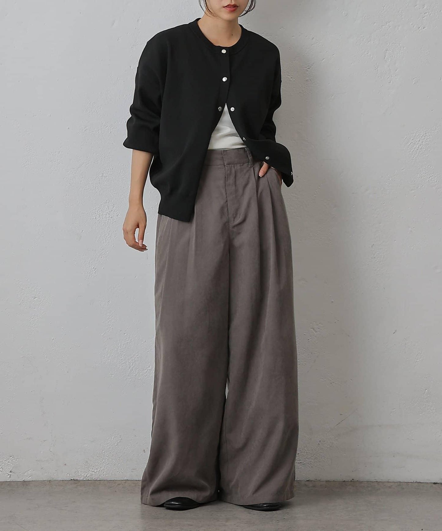 桃皮絨雙褶寬腿褲