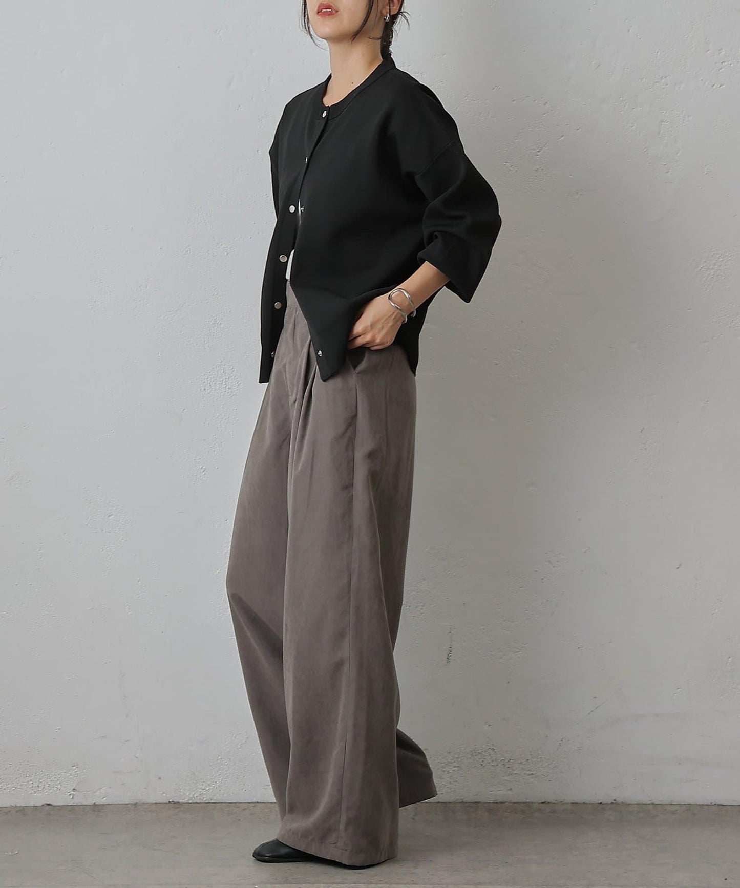 桃皮絨雙褶寬腿褲