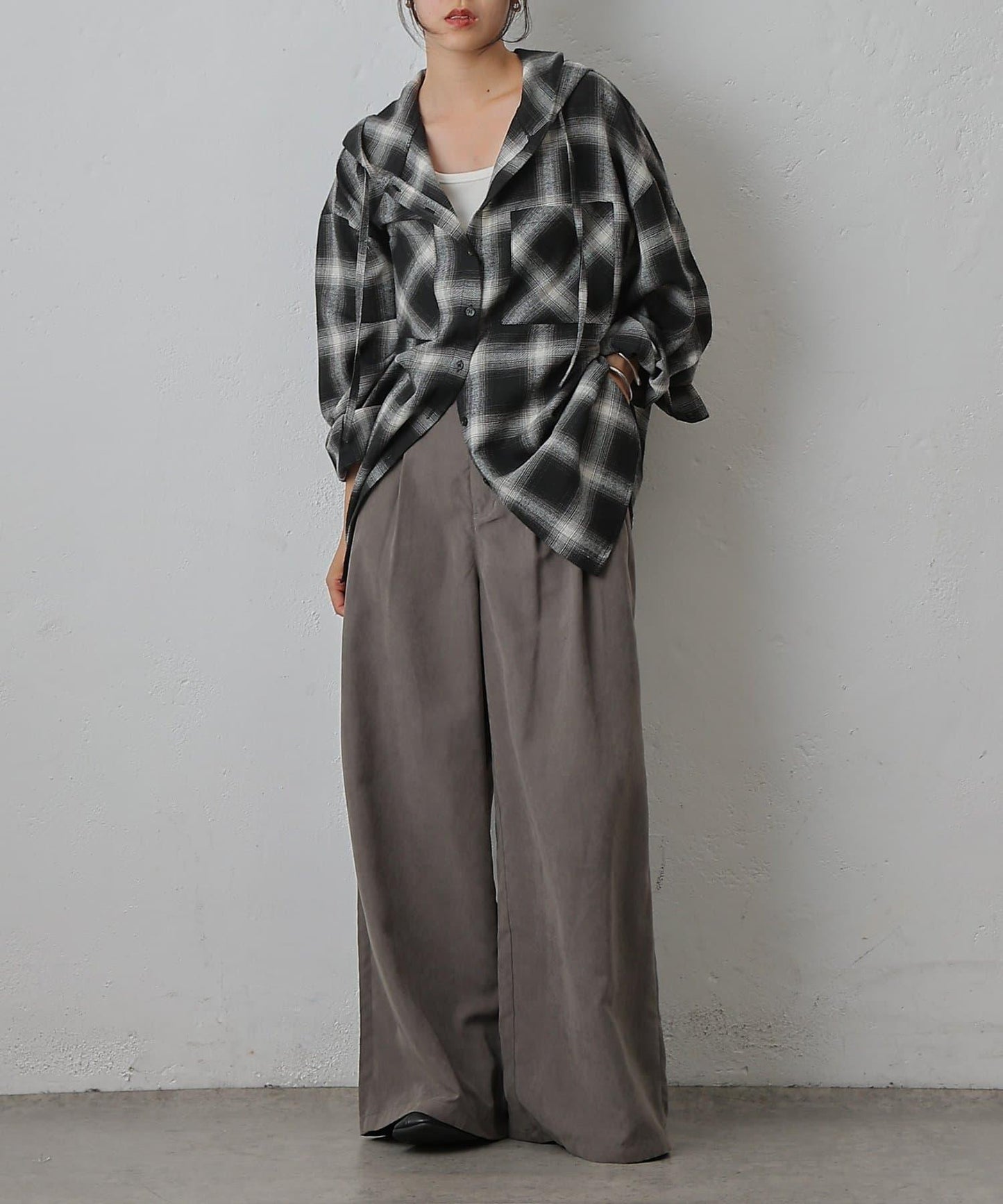 桃皮絨雙褶寬腿褲