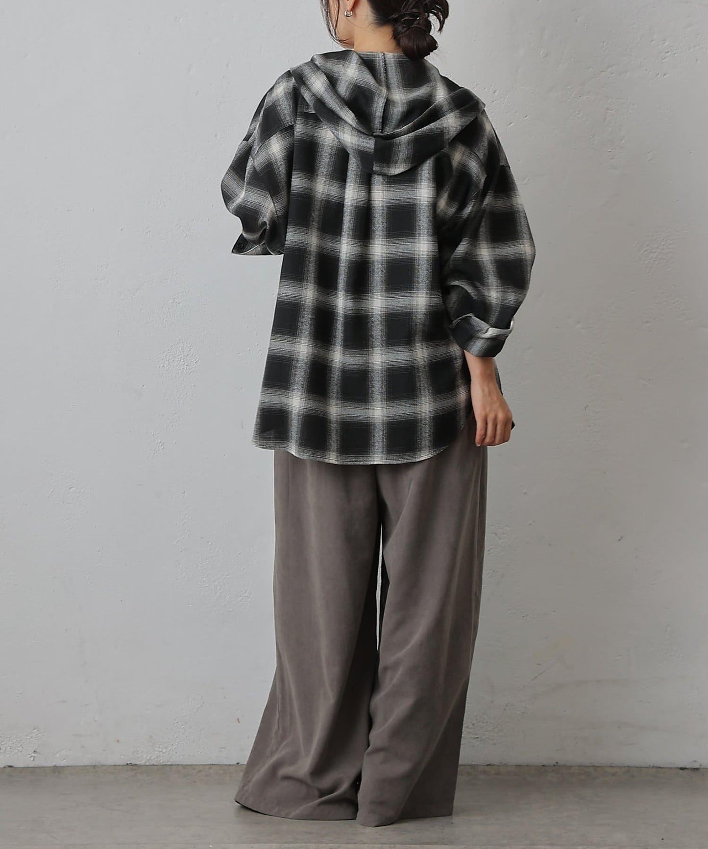 桃皮絨雙褶寬腿褲