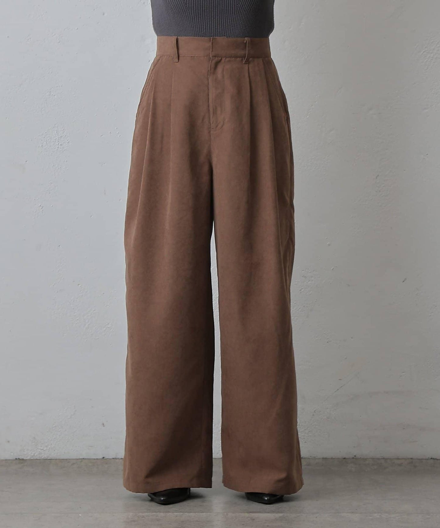 桃皮絨雙褶寬腿褲