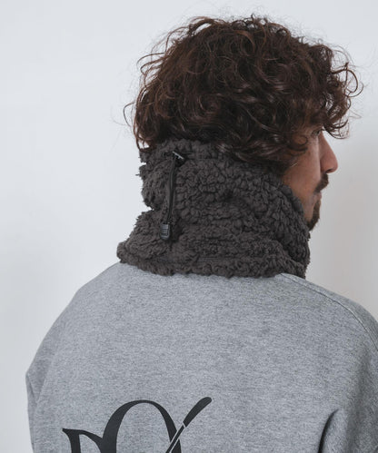 OOPS 羊羔絨脖套