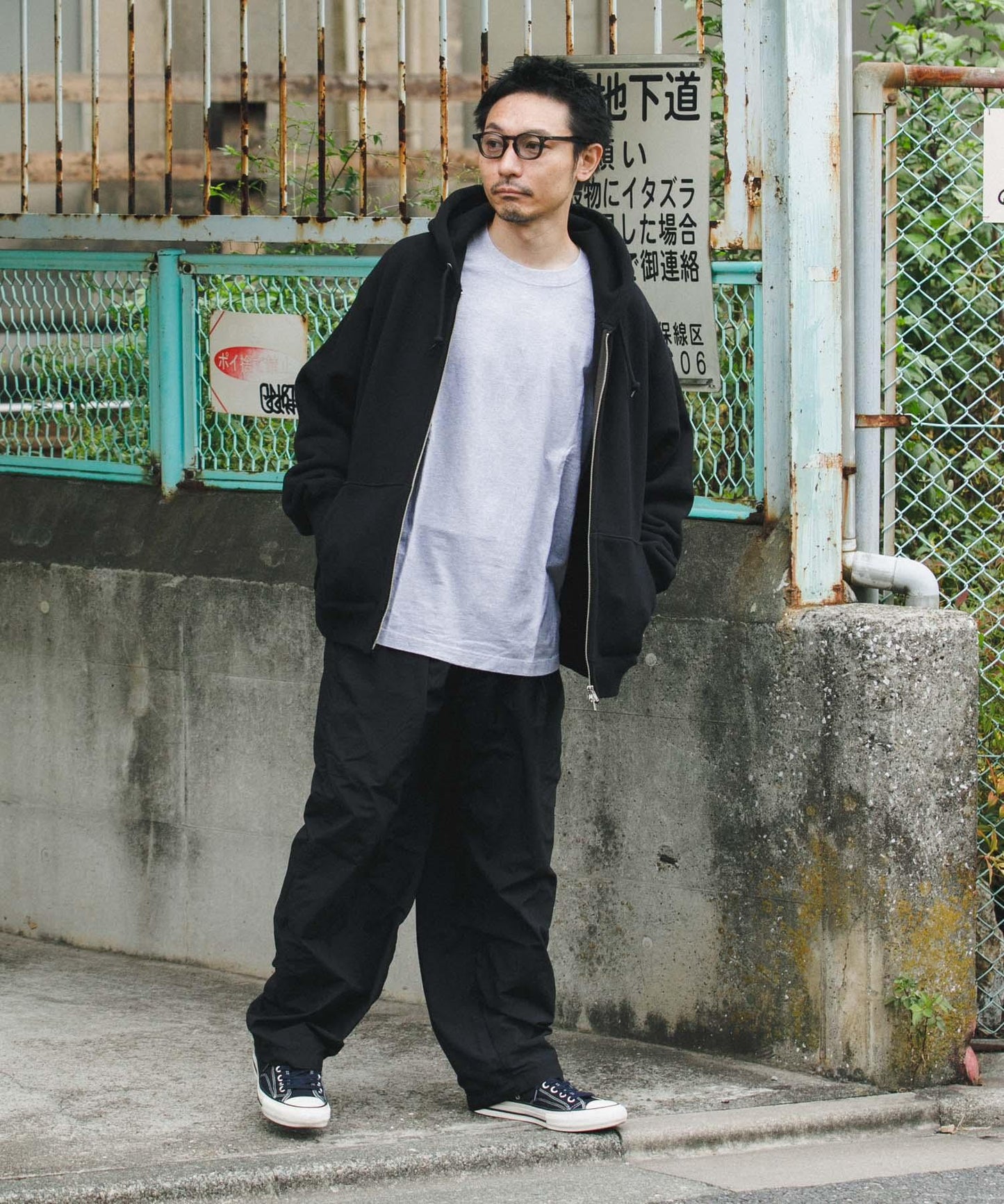 LOGIC ONE拉鍊連帽衛衣