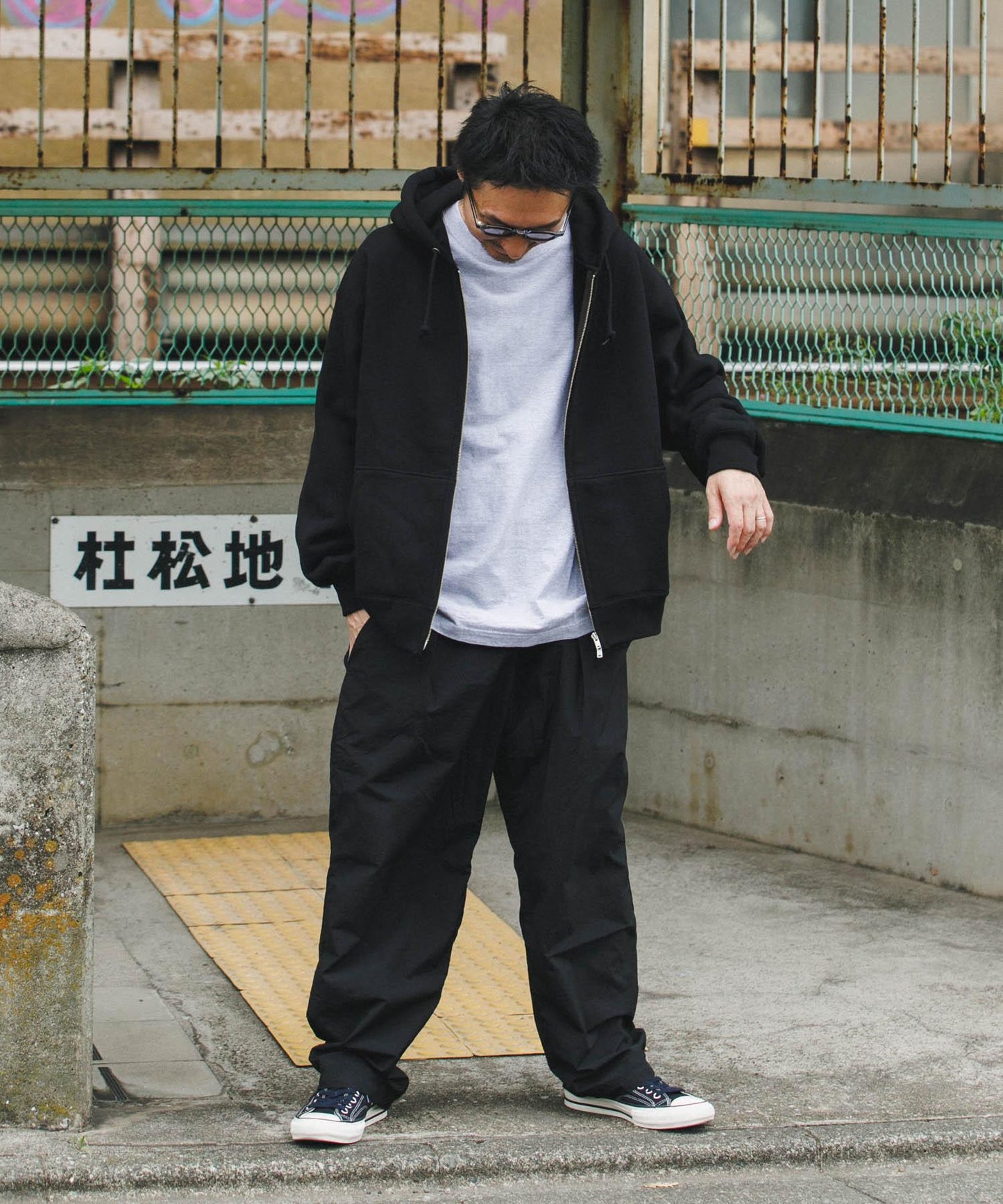 LOGIC ONE拉鍊連帽衛衣