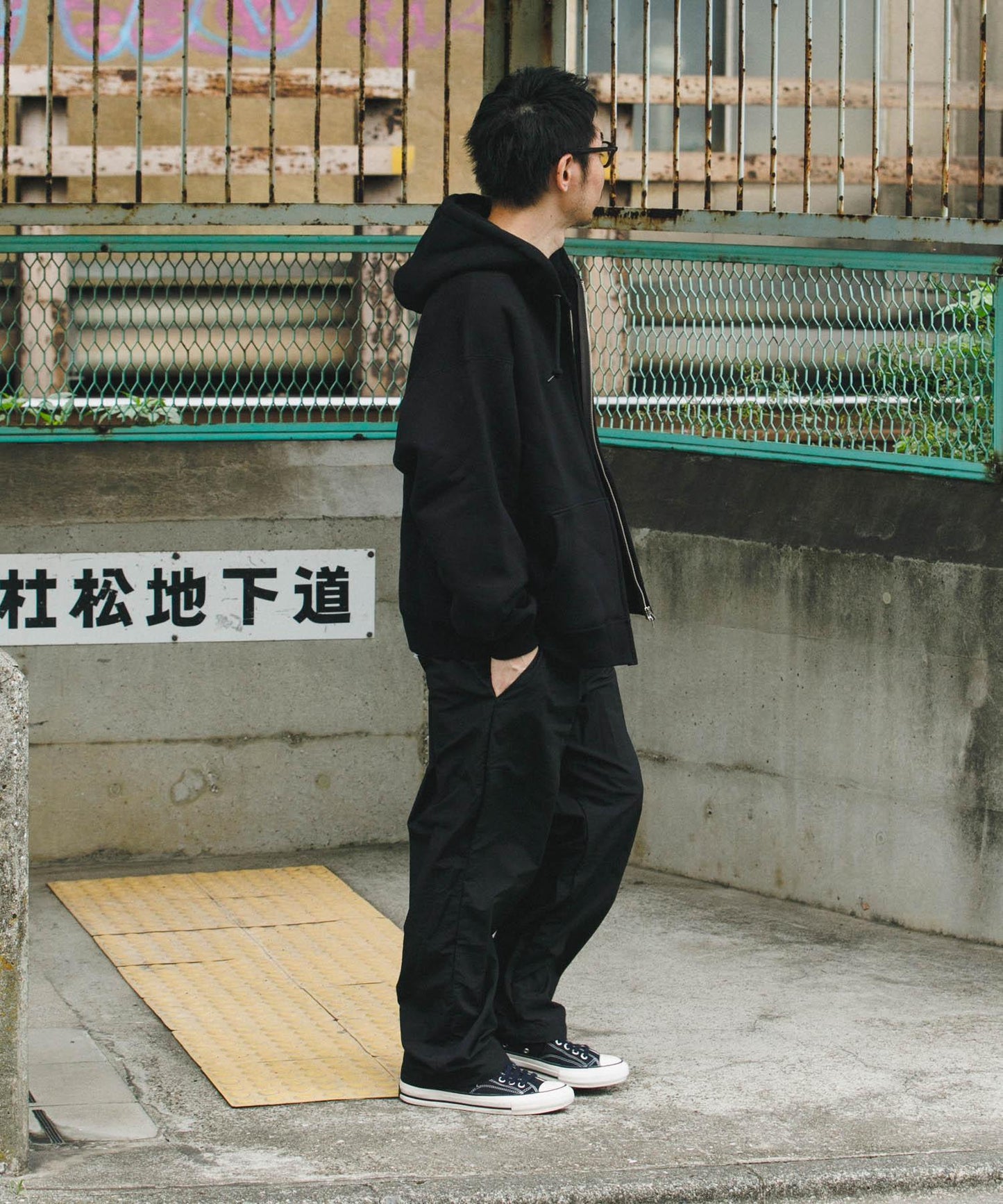 LOGIC ONE拉鍊連帽衛衣