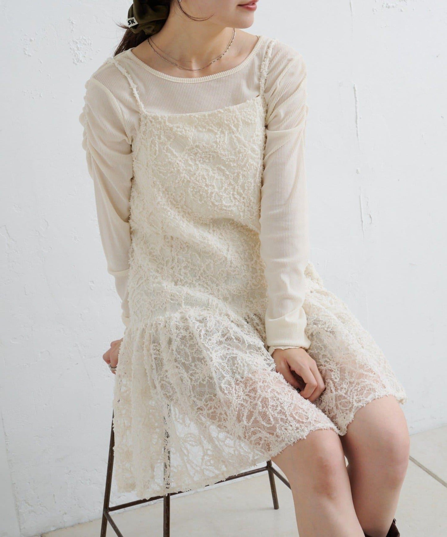 羽毛感蕾絲長款上衣