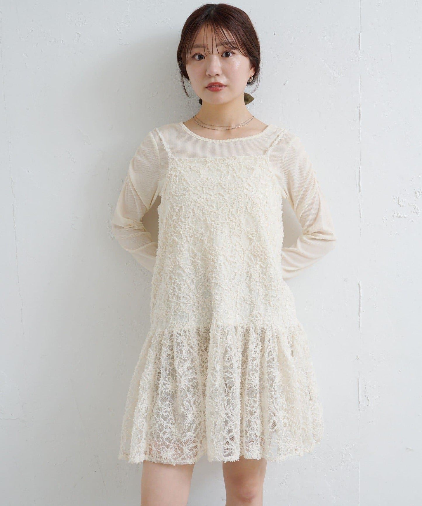 羽毛感蕾絲長款上衣