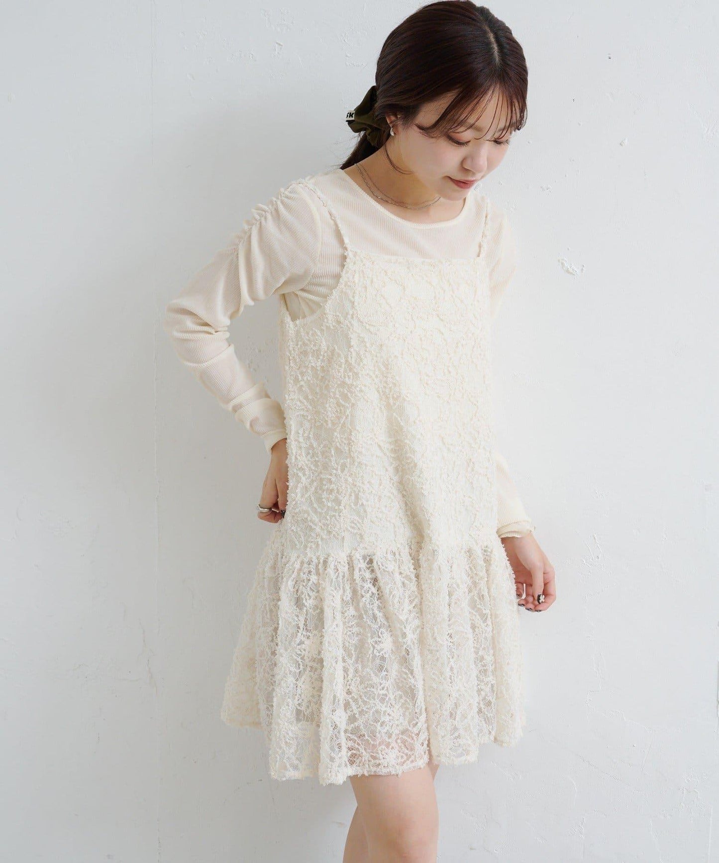 羽毛感蕾絲長款上衣