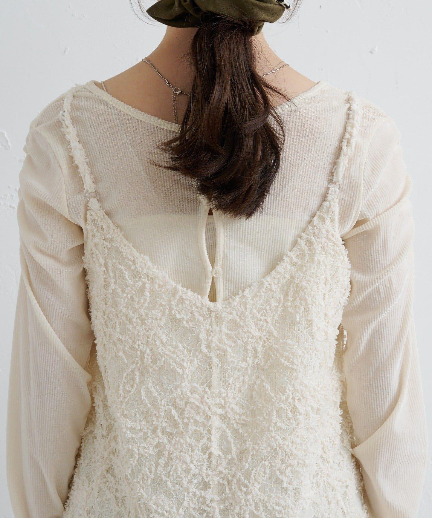 羽毛感蕾絲長款上衣