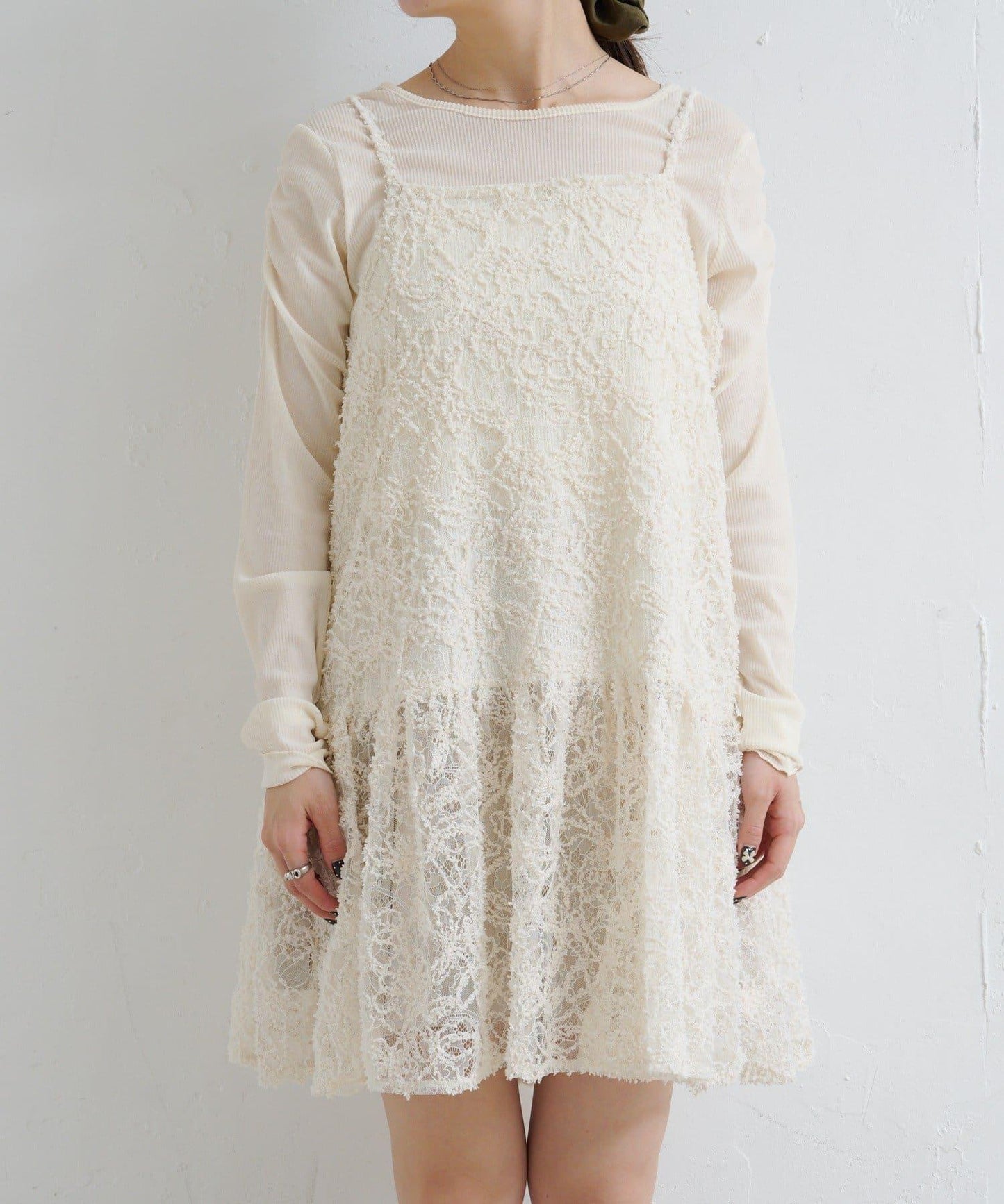 羽毛感蕾絲長款上衣