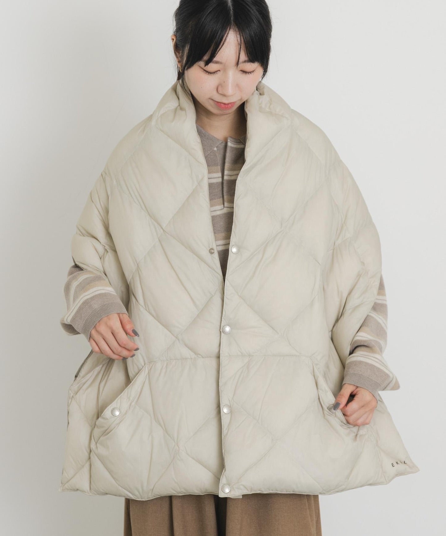『聯名』TAION×EKAL 可雙面穿羽絨披肩