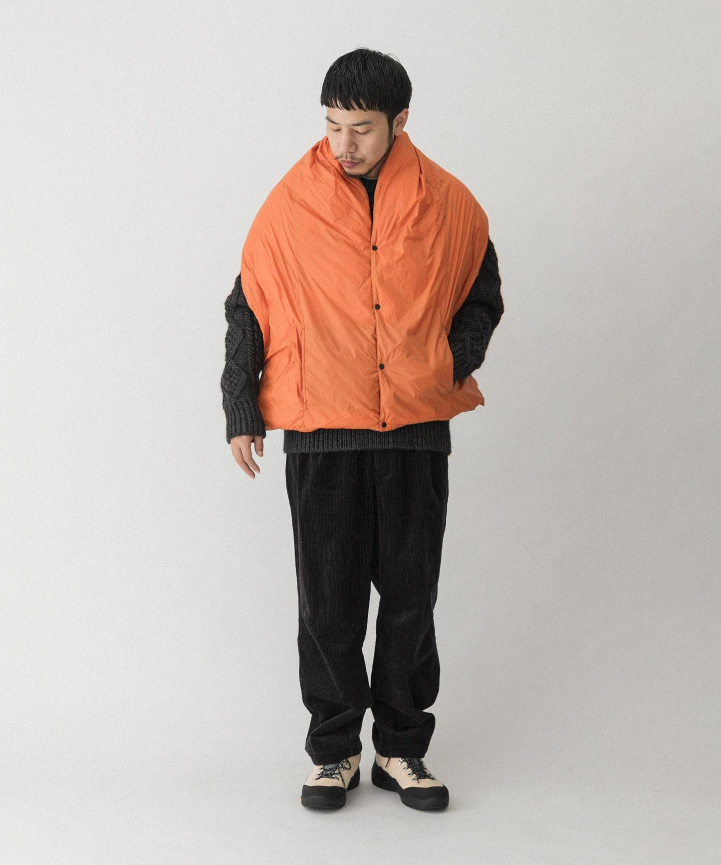 『聯名』TAION×EKAL 可雙面穿羽絨披肩
