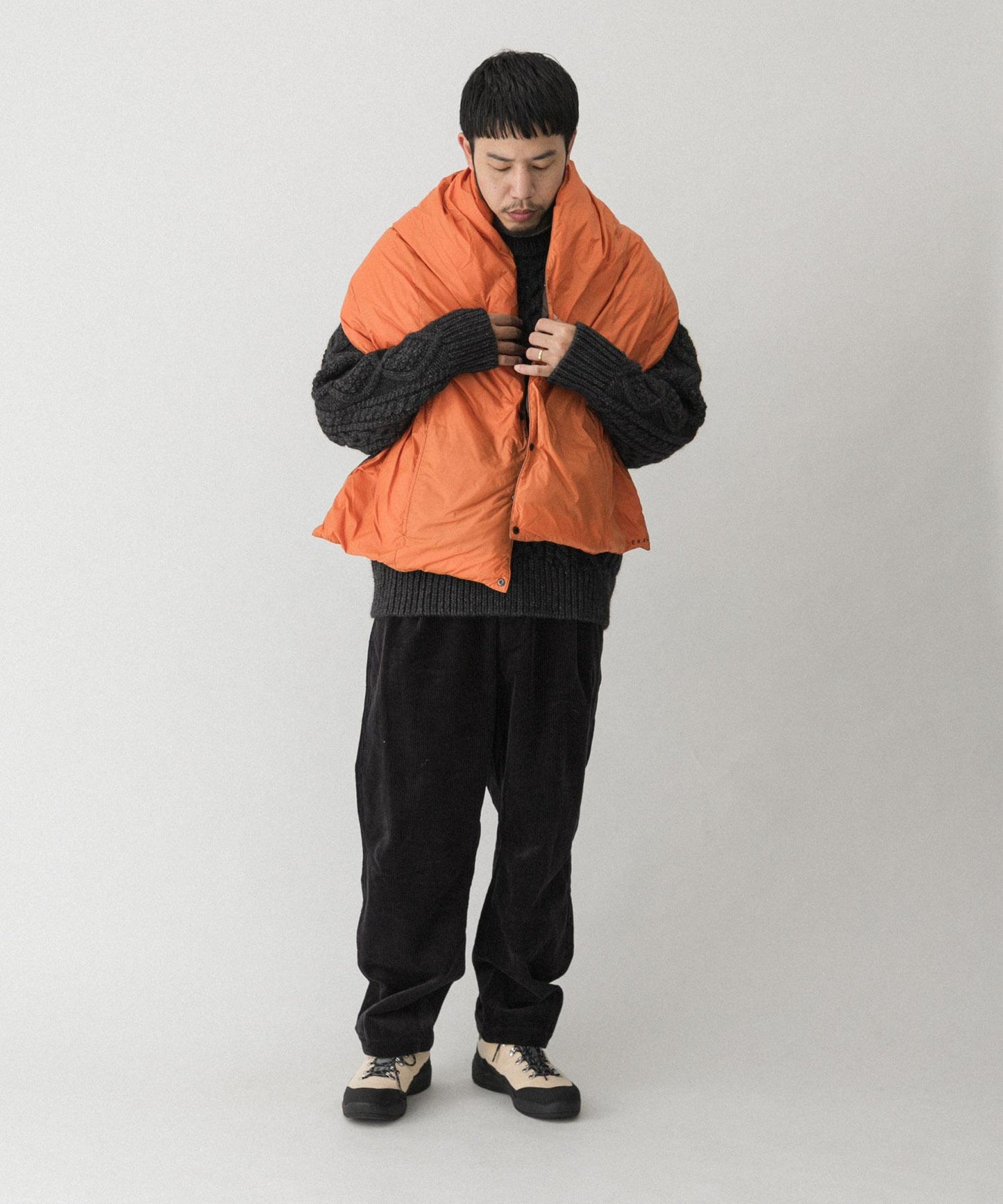 『聯名』TAION×EKAL 可雙面穿羽絨披肩