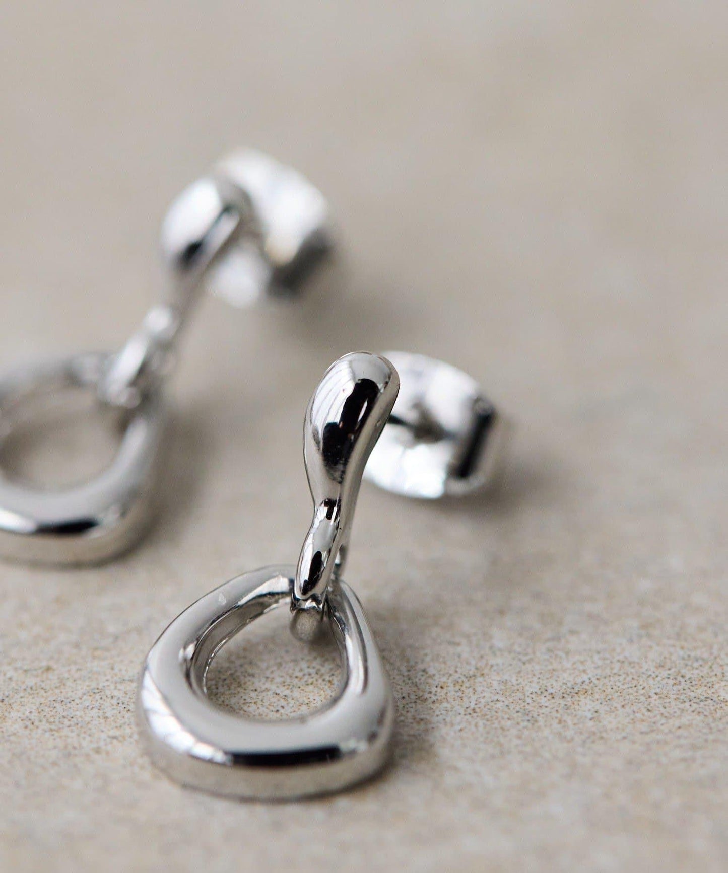 前置水滴環形耳環