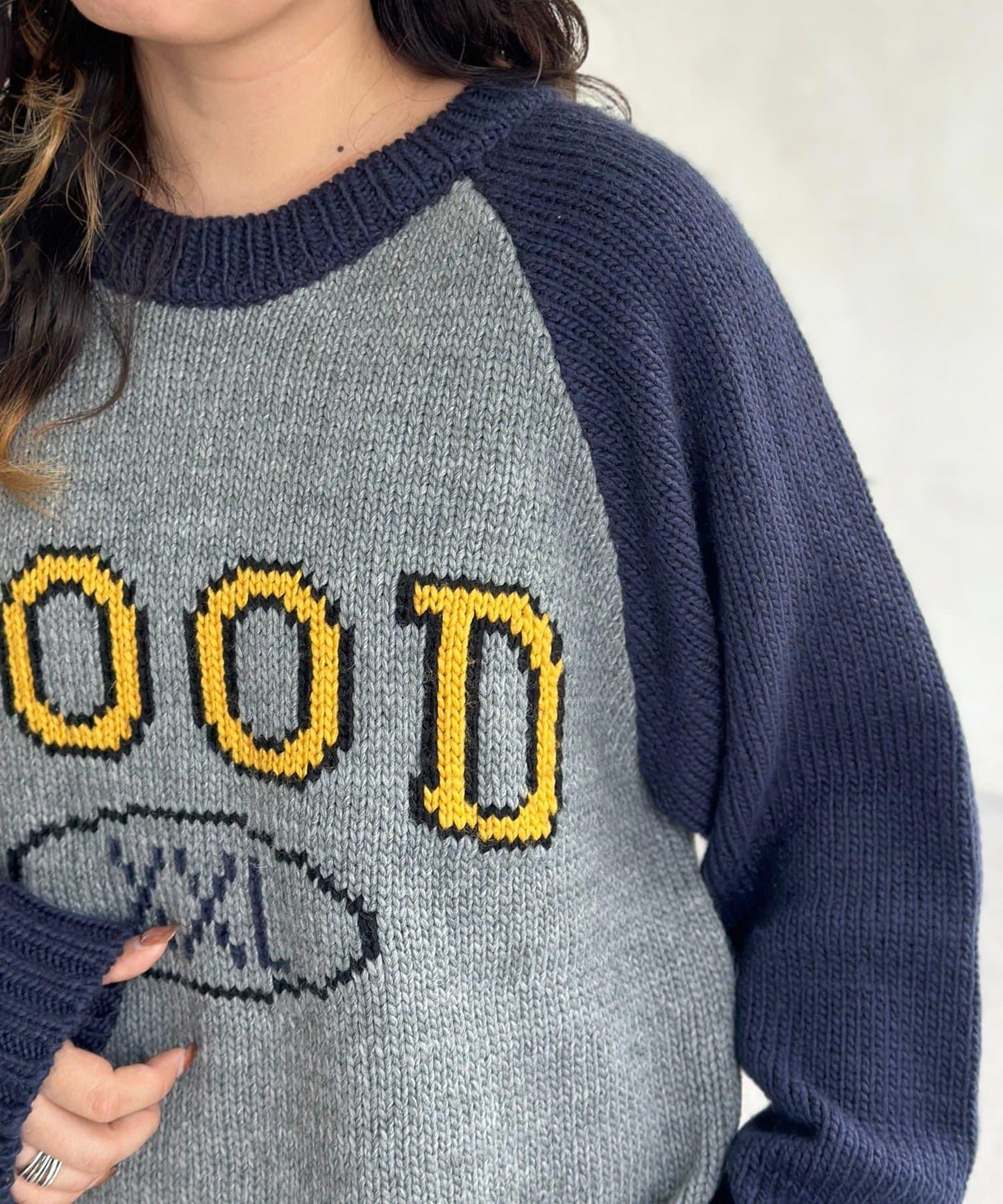 學院風標誌拼色針織衫