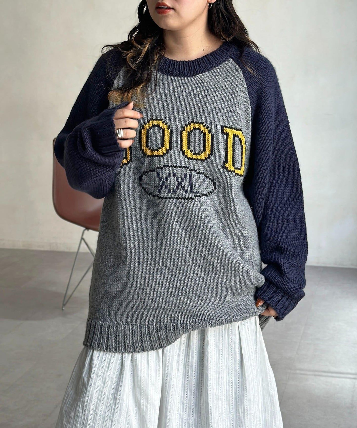 學院風標誌拼色針織衫