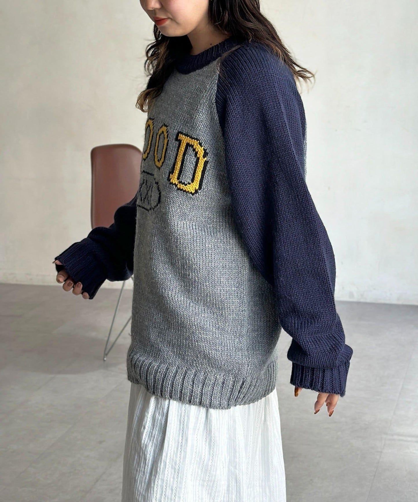 學院風標誌拼色針織衫