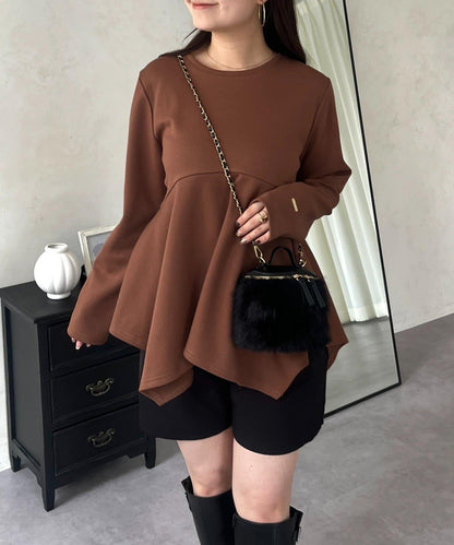 不規則下襬弧形荷葉邊長袖T恤