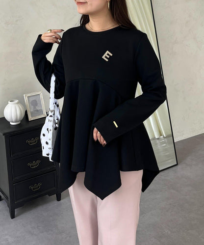 不規則下襬弧形荷葉邊長袖T恤