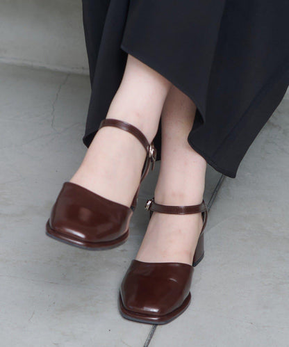 方頭帶扣高跟鞋