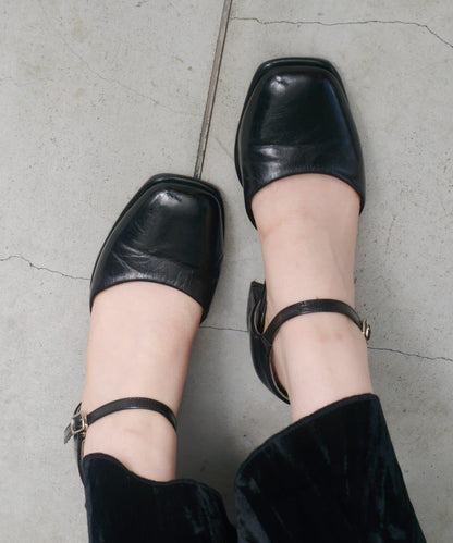 方頭帶扣高跟鞋