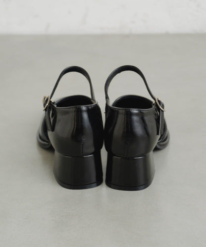 方頭帶扣高跟鞋