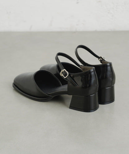 方頭帶扣高跟鞋