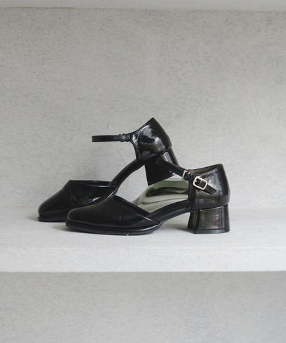 方頭帶扣高跟鞋