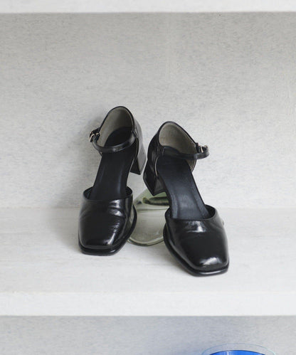 方頭帶扣高跟鞋