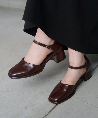 方頭帶扣高跟鞋