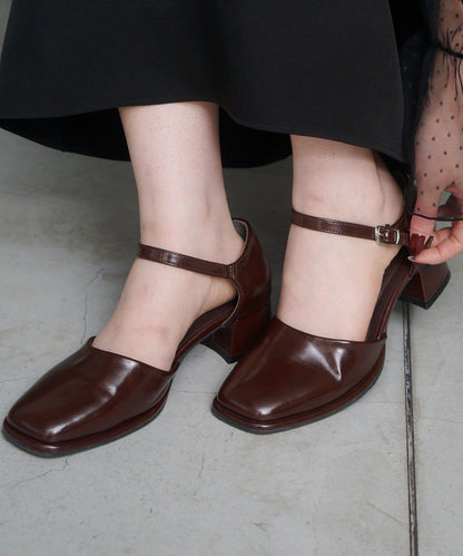 方頭帶扣高跟鞋